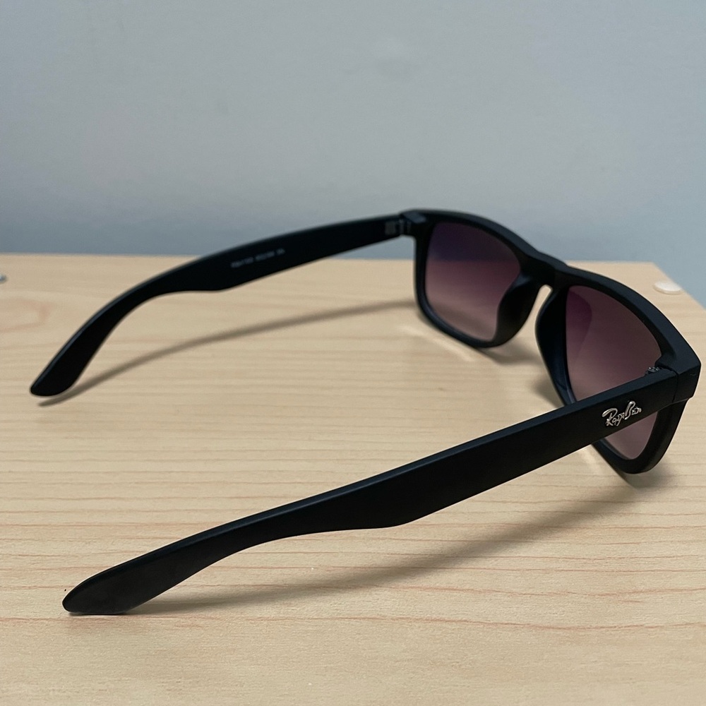 Ray-Ban Black Sunglasses - Picture 3 of 10